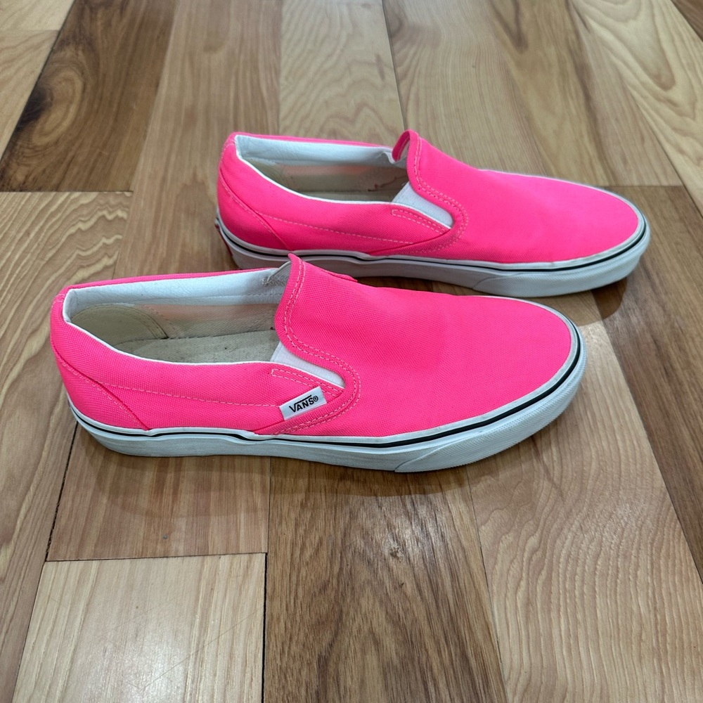 VANS - Hot Pink Slip-On’s Womens 9.5